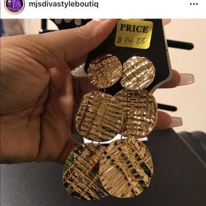 Gold earrings